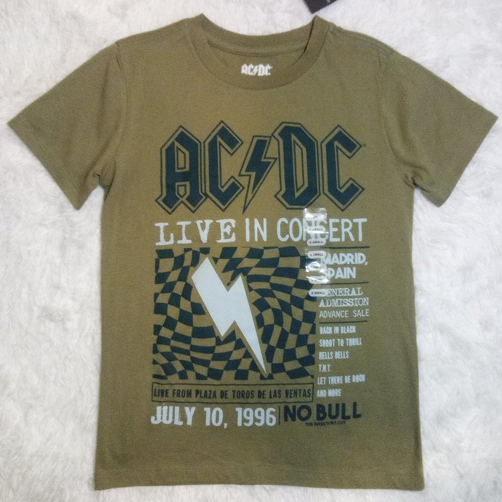 AC/DC Live in Concert Tshirt Women Rock N Roll Tee Graphic shirt Size XS Green